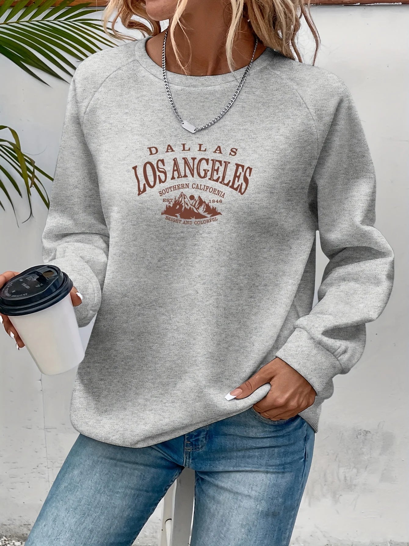 Women's autumn and winter casual wide pine mountain and letter pattern print warm and velvet long sleeved round neck sweatshirt