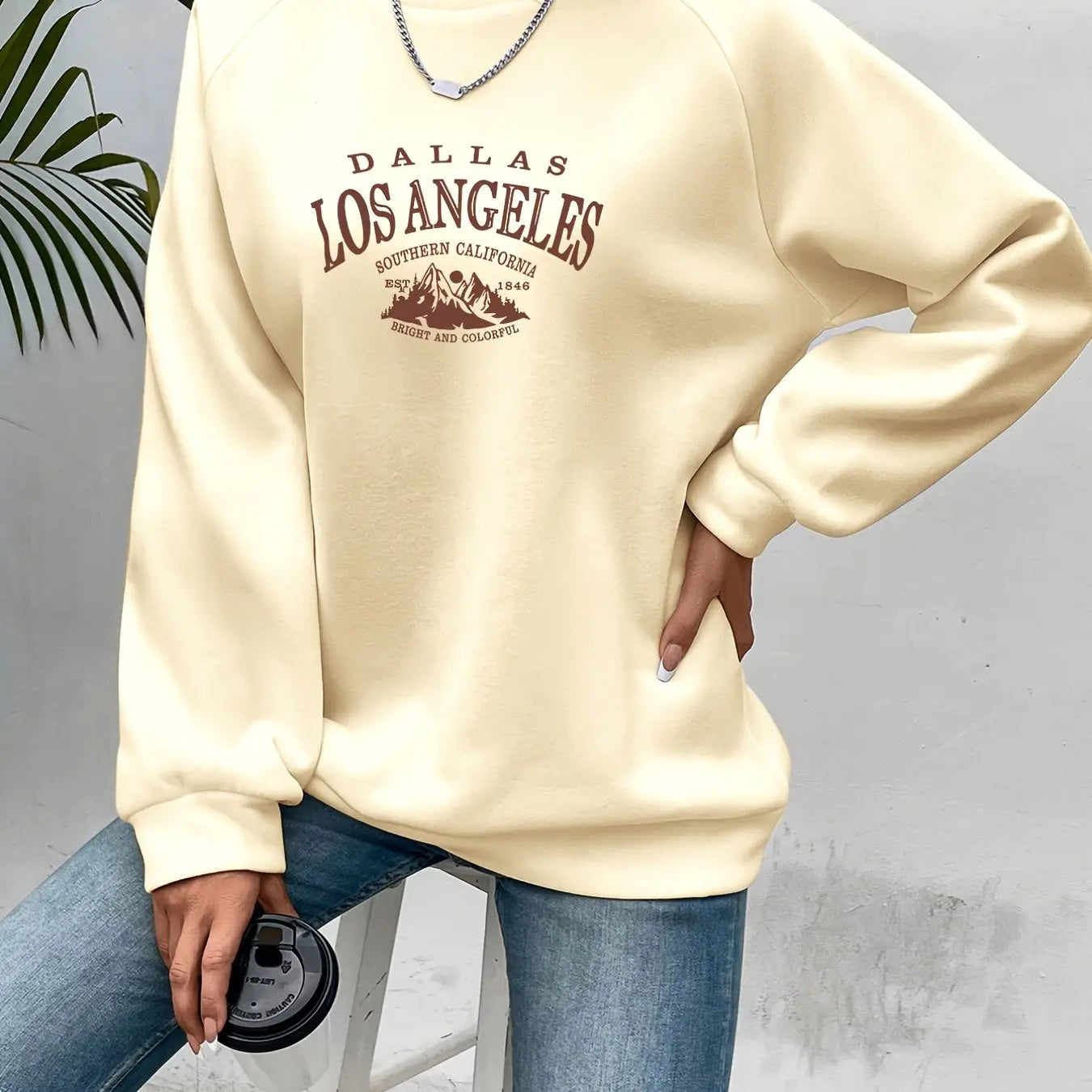 Women's autumn and winter casual wide pine mountain and letter pattern print warm and velvet long sleeved round neck sweatshirt