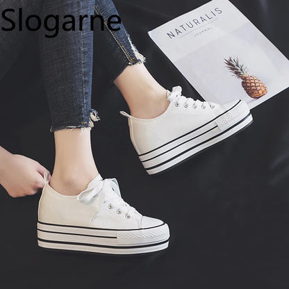 Students Invisible Increasing Canvas Shoes Women 8CM Thick Sole Height Skateboard Shoes Girls 2026 New Korean Casual Sneakers