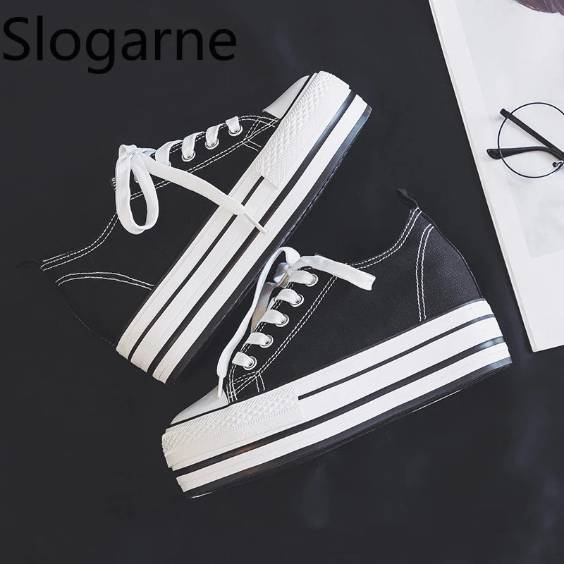 Students Invisible Increasing Canvas Shoes Women 8CM Thick Sole Height Skateboard Shoes Girls 2026 New Korean Casual Sneakers