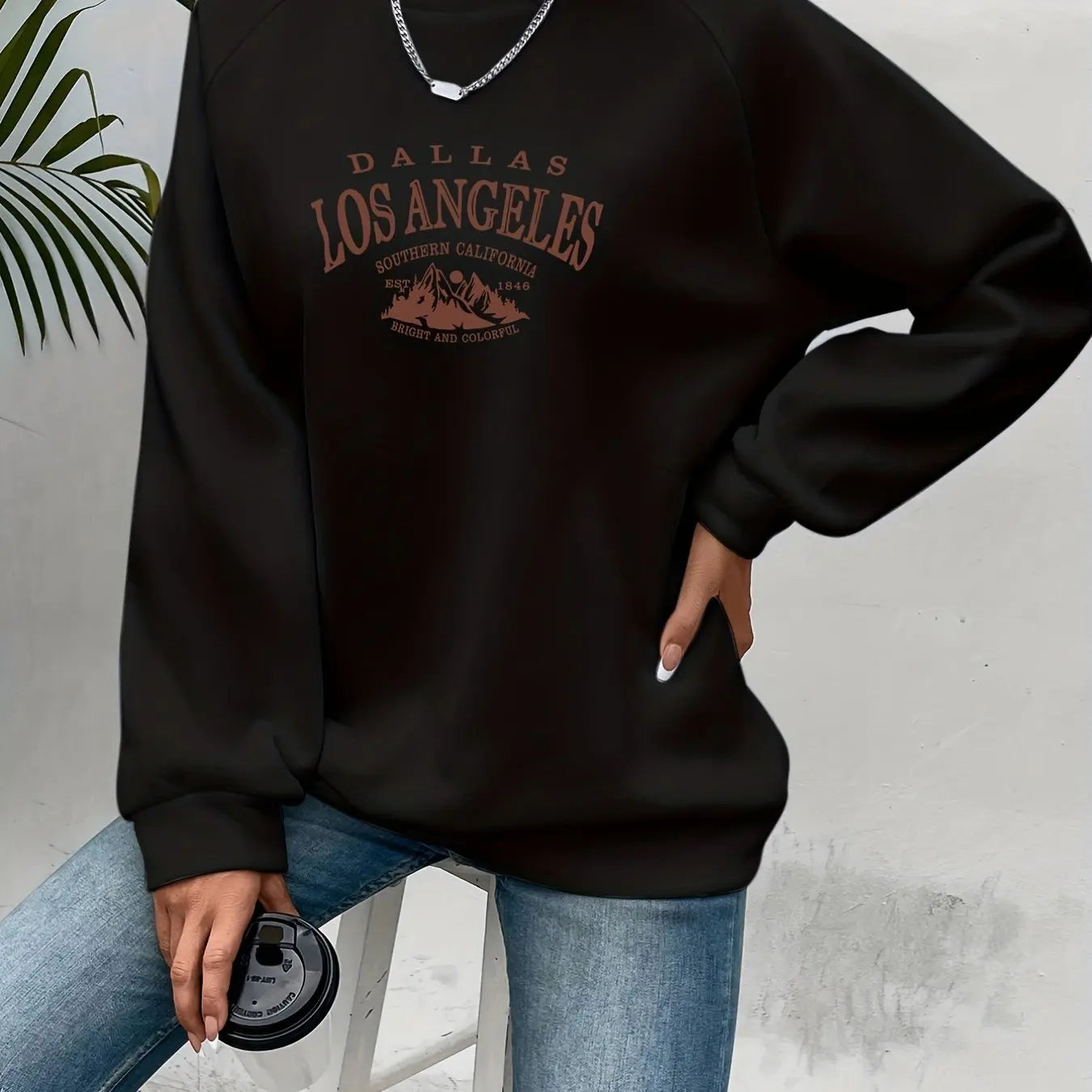 Women's autumn and winter casual wide pine mountain and letter pattern print warm and velvet long sleeved round neck sweatshirt